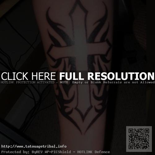 tatouage tribal avant bras homme