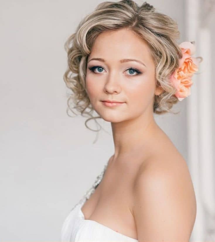 coiffures mariage cheveux courts
