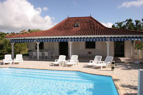 location villa avec piscine martinique