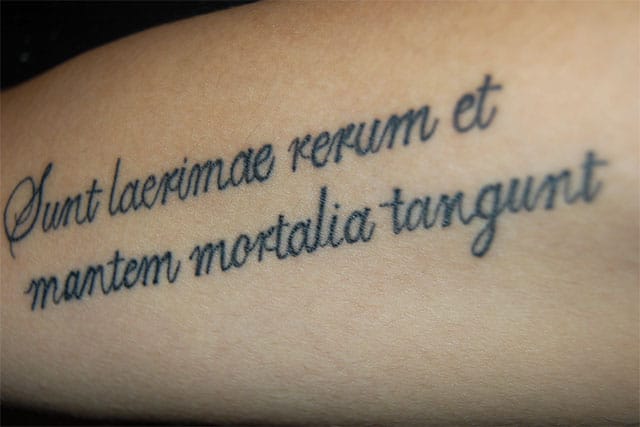 phrase tatouage latin