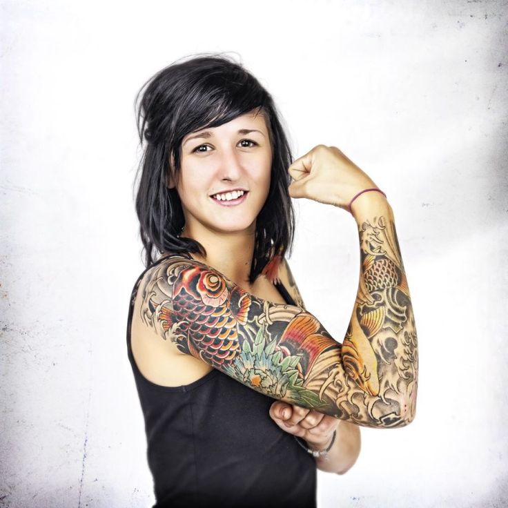 tatouage bras complet femme
