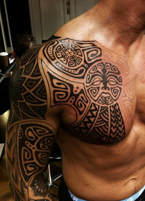 tatouage épaule bras homme