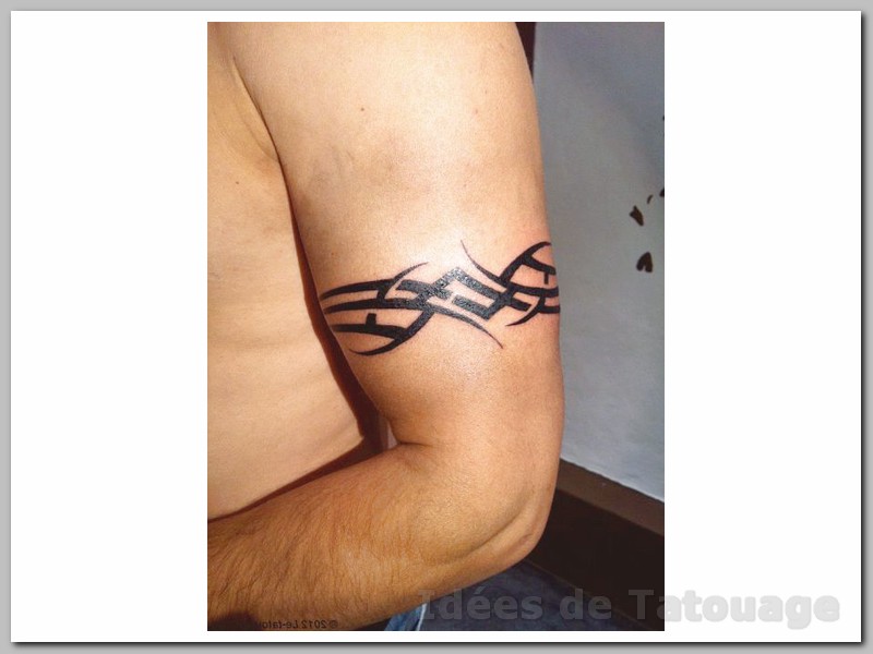 tatouage homme tour de bras
