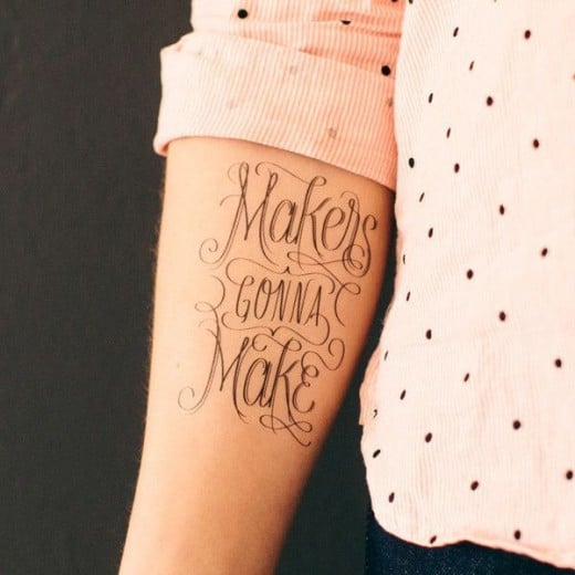 tatouage phrase avant bras femme