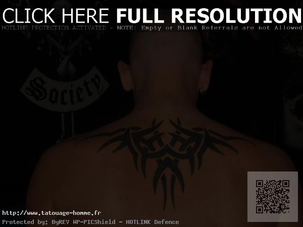 tatouage tribal dos homme
