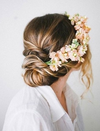 coiffure mariage avec fleur